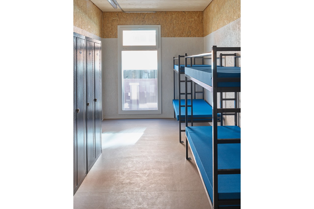 Standard-Sechsbettzimmer mit dazugehörigen Schrankeinheiten (© Theodor Stalder, Zürich)